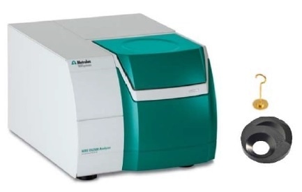 The Metrohm NIRS DS2500 Analyzer was used for spectral data acquisition over the full range from 400 nm to 2500 nm (left) and the used NIRS Slurry Cup and 1mm Gold Diffuse Reflector (right).