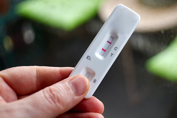 Using gold colloid for lateral flow testing