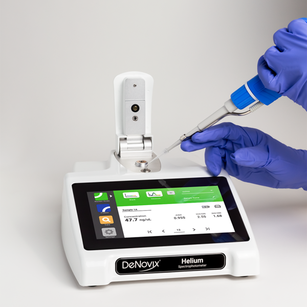 The Helium 1 µL Spectrophotometer for research and teaching applications