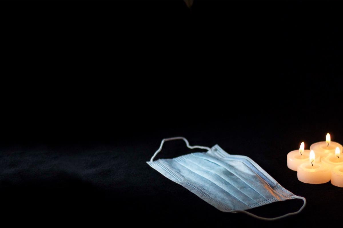 Study: “It was brutal. It still is”: A qualitative analysis of the challenges of bereavement during the COVID-19 pandemic reported in two national surveys. Image Credit: MARINA_KA/Shutterstock