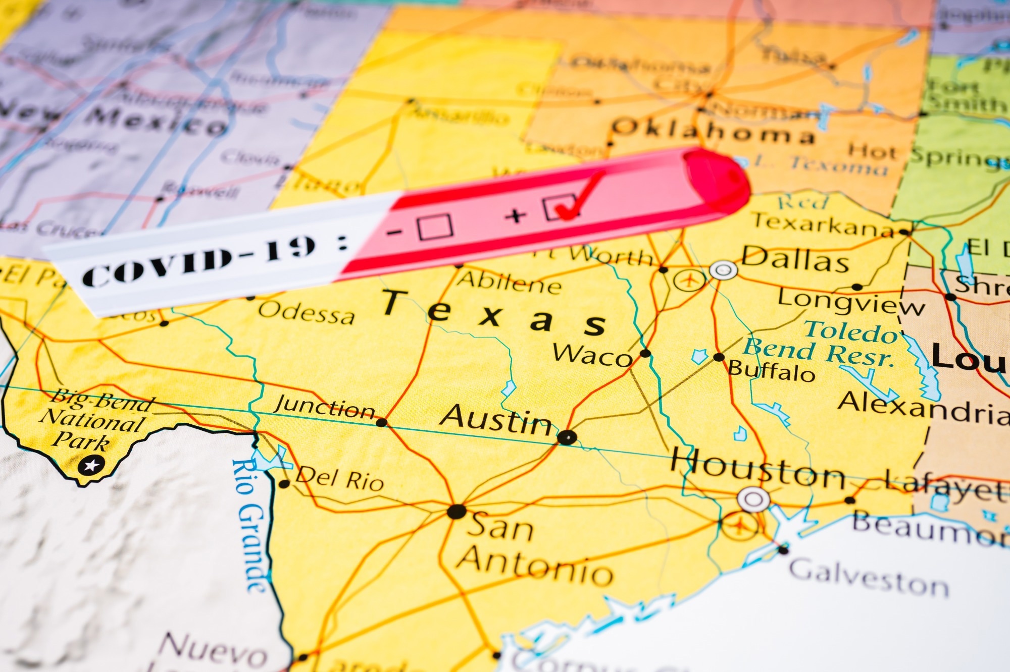 Study: Disproportionate impacts of COVID-19 in a large US city. Image Credit: Alexander Lukatskiy / Shutterstock