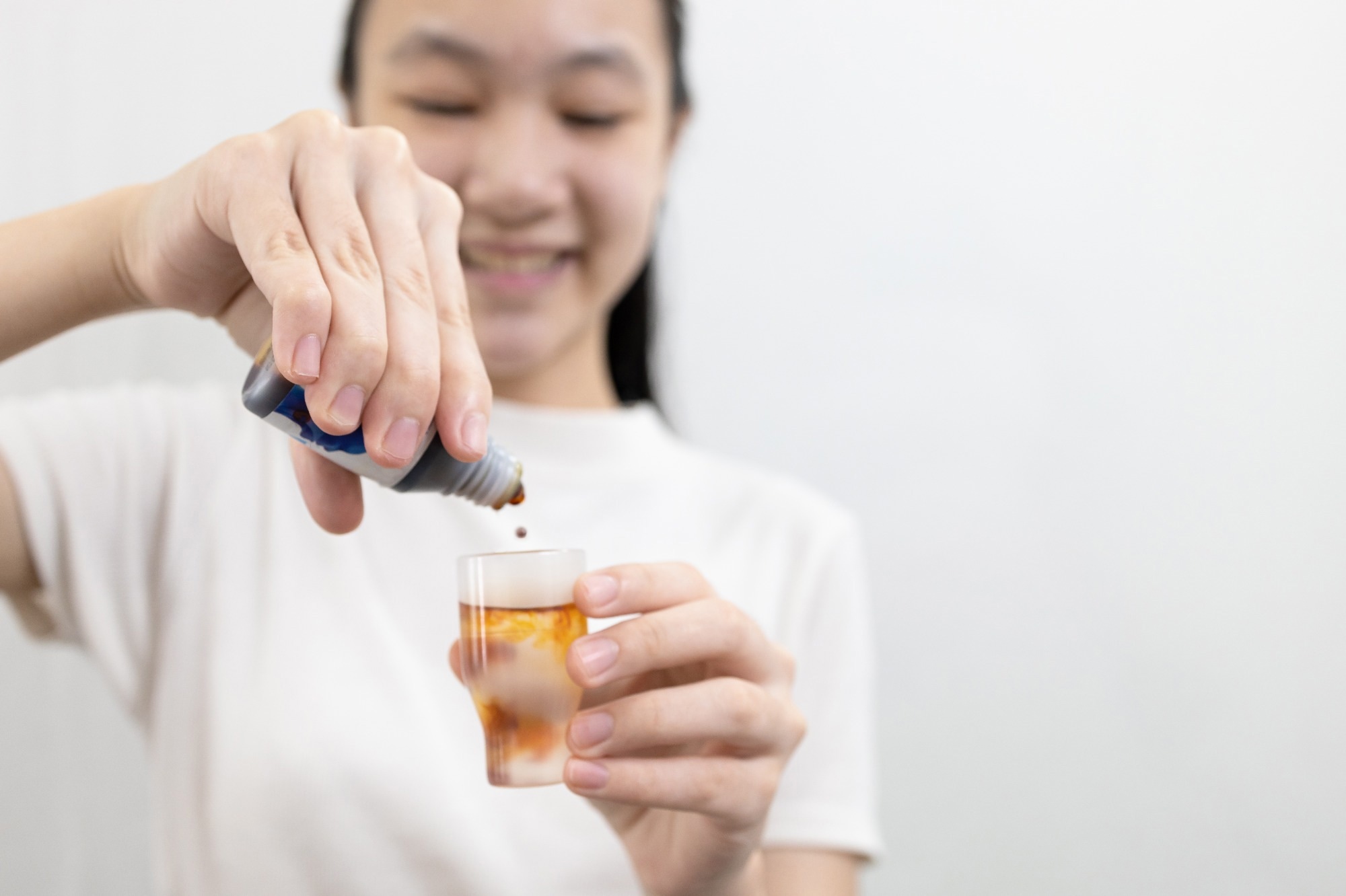 Study: A prospective, randomized, open-label trial of early versus late povidone-iodine gargling in patients with COVID-19. Image Credit: CGN089 / Shutterstock