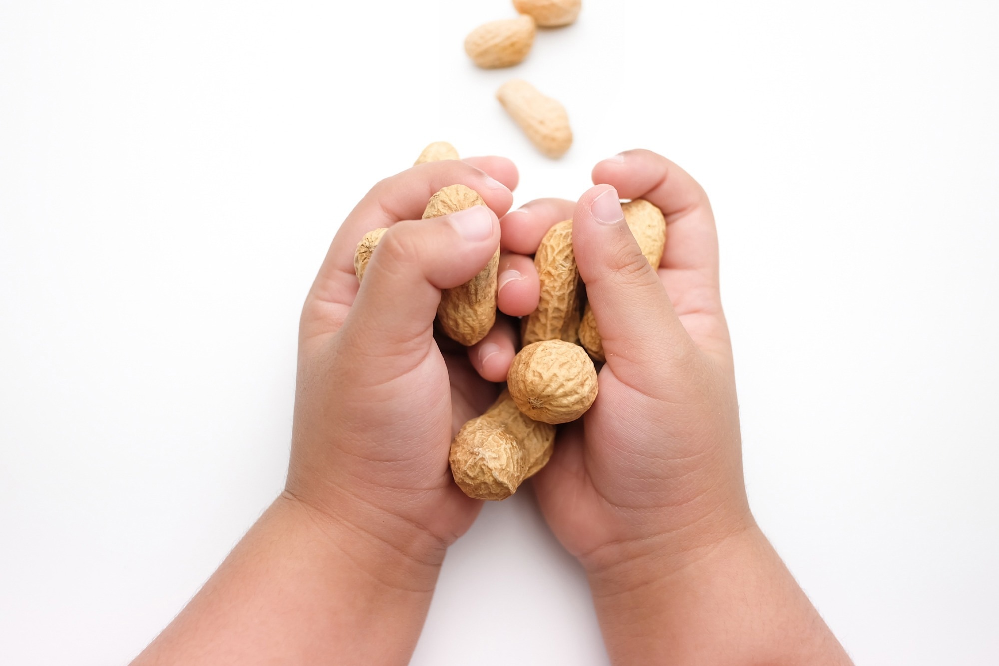 Study: Follow-up to Adolescence after Early Peanut Introduction for Allergy Prevention. Image Credit: 2YouStockPhoto / Shutterstock