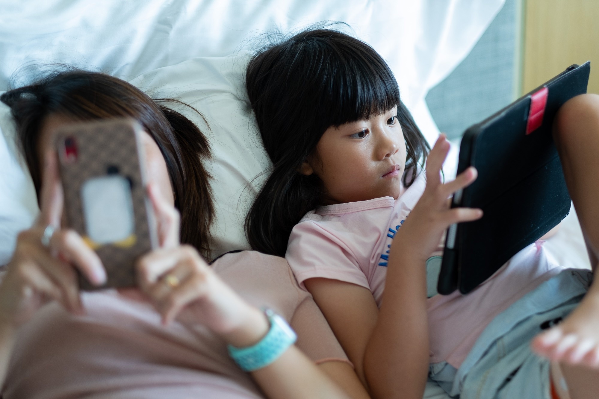 Study: Association between sedentary behavior, screen time and metabolic syndrome among Chinese children and adolescents. Image Credit: Pressmaster / Shutterstock.com