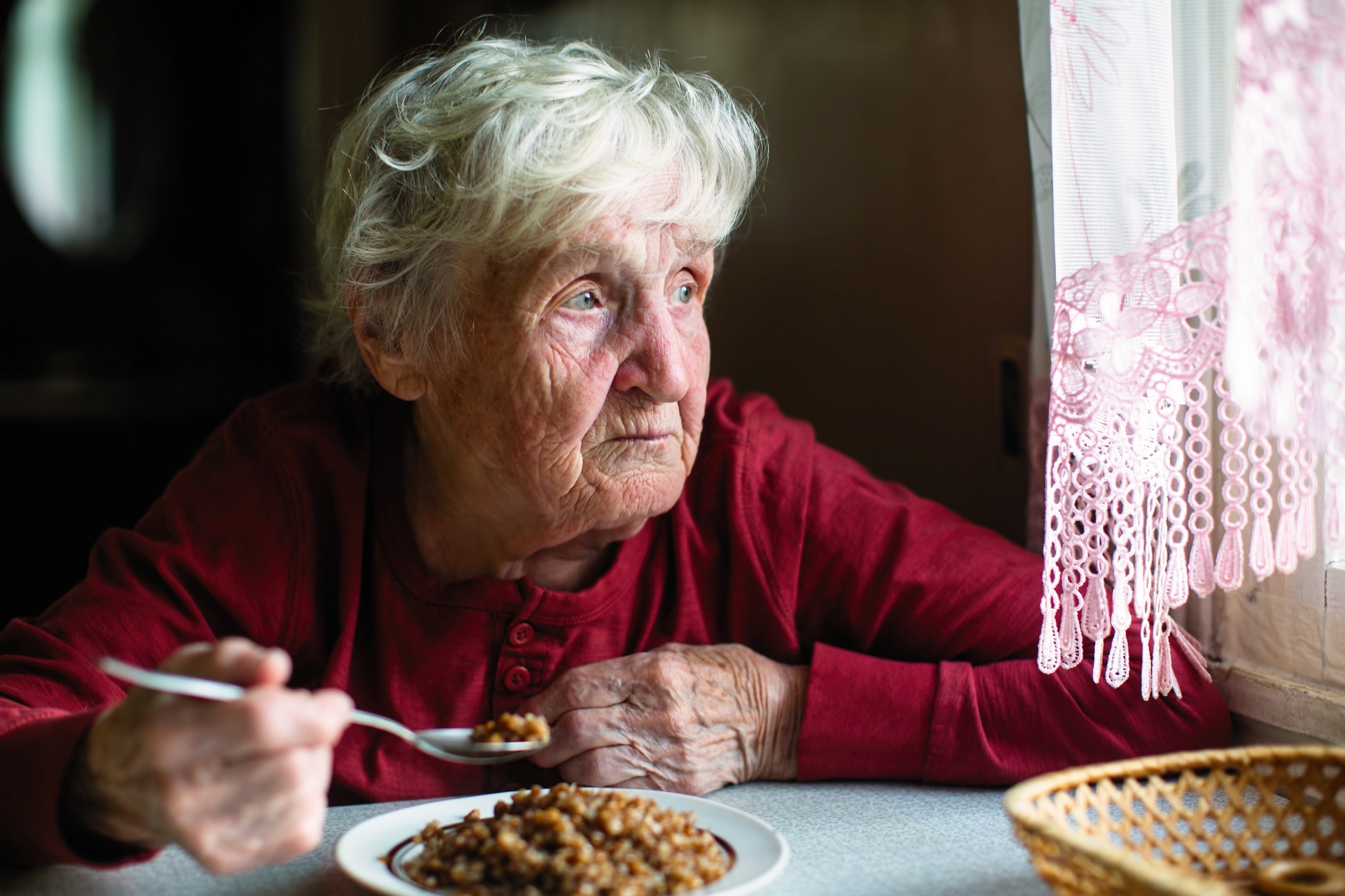 Study: Social isolation, loneliness and low dietary micronutrient intake amongst older people in England. Image Credit: De Visu / Shutterstock.com