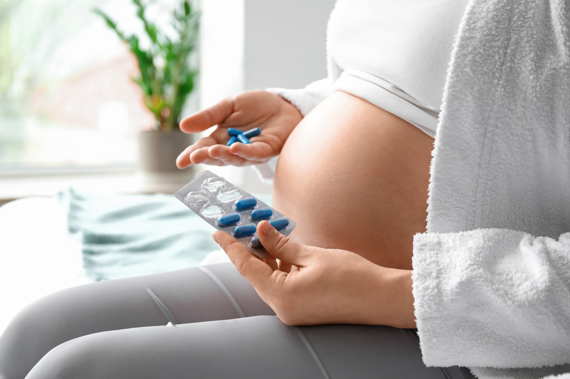 Study: Maternal Folate Excess, Placental Hormones, and Gestational Diabetes Mellitus: Findings from Prospective Cohorts Before and After Mandatory Folic Acid Food Fortification. Image Credit: Pixel-Shot  / Shutterstock